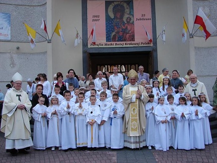 Spotkanie dzieci pierwszokomunijnych z ks. Biskupem 