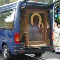 Przyjazd samochodu - kaplicy z obrazem Matki Bożej Jasnogórskiej