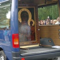 Przyjazd samochodu - kaplicy z obrazem Matki Bożej Jasnogórskiej